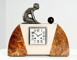 <p>Francia<br />
Marmo, metallo<br />
Art Déco intorno al 1930</p> <p>Francia<br />
Marmo, metallo<br />
Art Déco intorno al 1930</p>