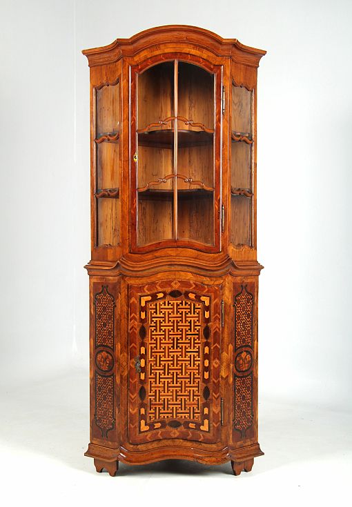 Antiker Eckschrank, Vitrine, Barock, Louis XVI, um 1770 - Südwestdeutsch
Nussbaum, Zwetschge u.a.
um 1770