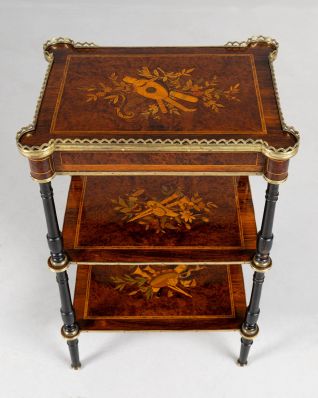 Paris
Holz, Messing
um 1870