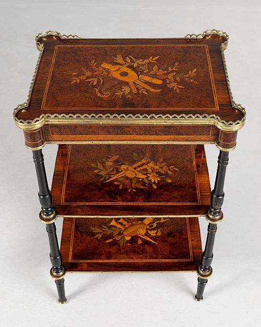 Antike Etagere, Napoleon III, Marketerie, 19. Jhdt. - Paris
Holz, Messing
um 1870