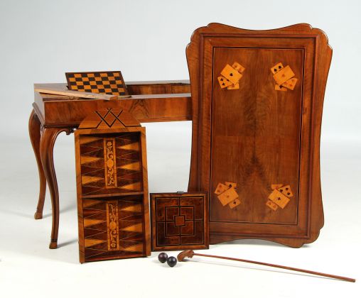 Antique game table, chess, mill, backgammon, Baroque, 18th century - Central German
Walnut, maple, plum
Baroque around 1760