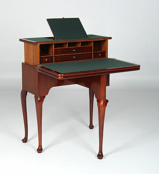 Bureau antique, meuble de transformation, table Arlequin, 18e siècle - Angleterre
acajou, chêne
deuxième moitié du 18e siècle