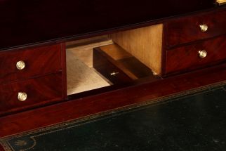 Hidden drawer secretary