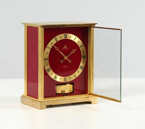 Pendule Atmos de Jaeger LeCoultre dans sa boîte d'origine, année 1973 - Suisse
Laiton doré
Année de fabrication 1973