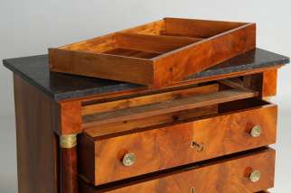 Commode antique en noyer Empire