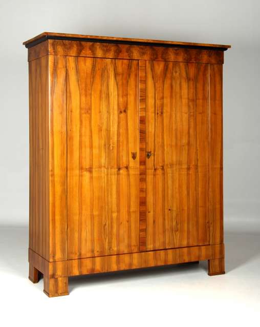 Large antique wardrobe, walnut, Biedermeier around 1820 - Southern Germany
Walnut
circa 1820