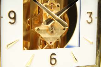 Atmos precision watch calibre 528