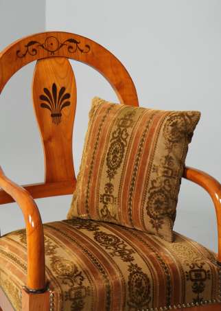 Antique Biedermeier armchair in cherry wood, circa 1830