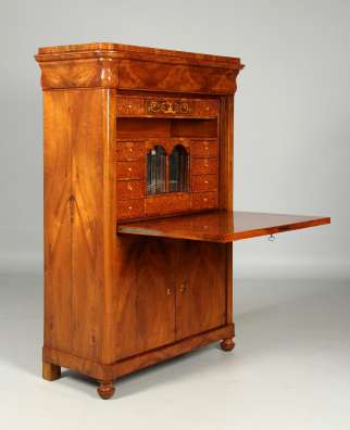 Bureau de style Biedermeier restauré