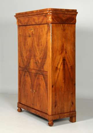 Secrétaire de style Biedermeier en noyer, vers 1830