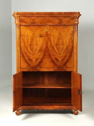 Secrétaire de style Biedermeier en noyer, vers 1830