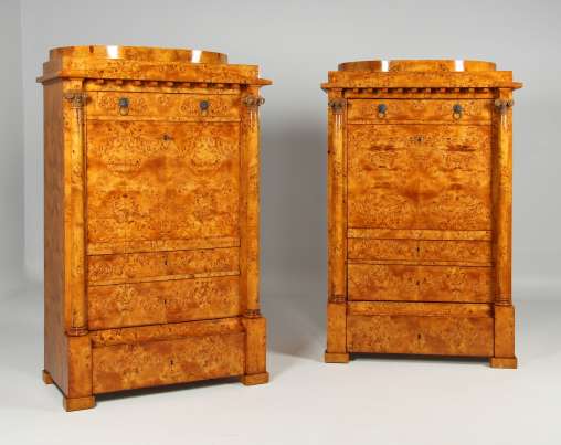 Deux armoires anciennes identiques, en paire, Biedermeier, Berlin 1825 - Nord-Est de lAllemagne
Bois de peuplier
Biedermeier, vers 1825
