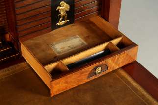 Biedermeier Sekretär mit Geheimfächern