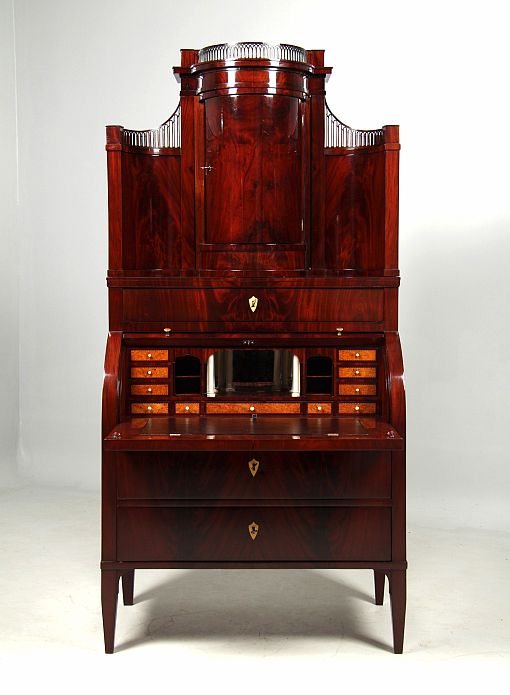 Biedermeier Aufsatzsekretär in Mahagoni mit Geheimfächern, um 1820 - Norddeutschland
Mahagoni
um 1820