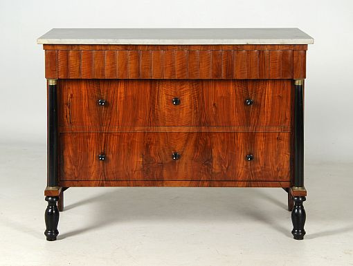 Antike Empire Biedermeier Kommode, Italien um 1830 - Italien
Nussbaum
um 1830