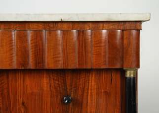 Italienische neoklassizistische Empire Biedermeier Kommode Nussbaum um 1830